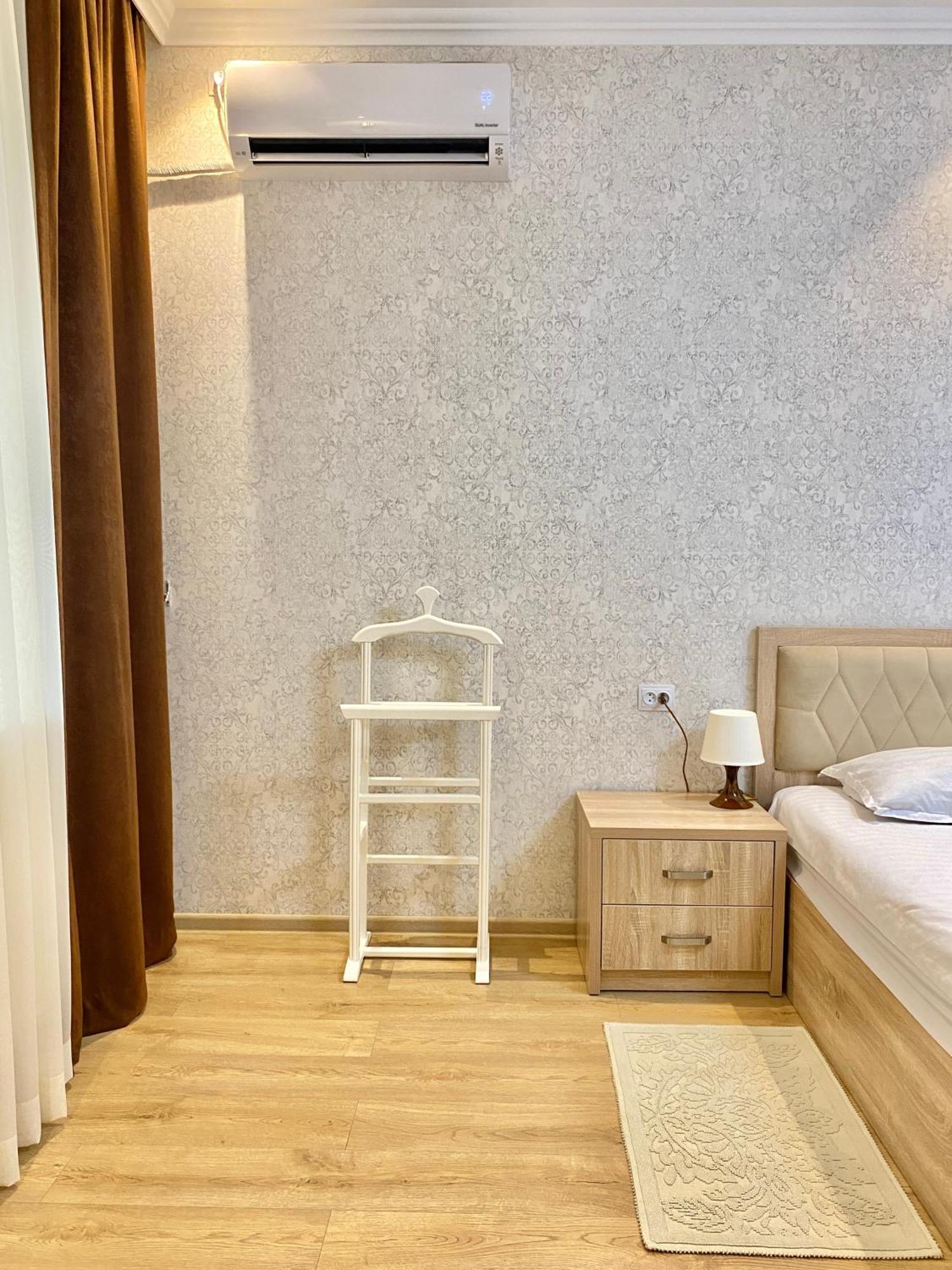 Spacious Apartment In New Building, Near The City Center And Airport Tasjkent Exteriör bild