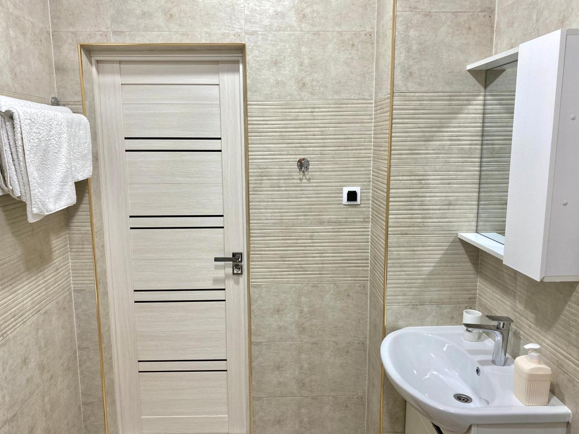 Spacious Apartment In New Building, Near The City Center And Airport Tasjkent Exteriör bild